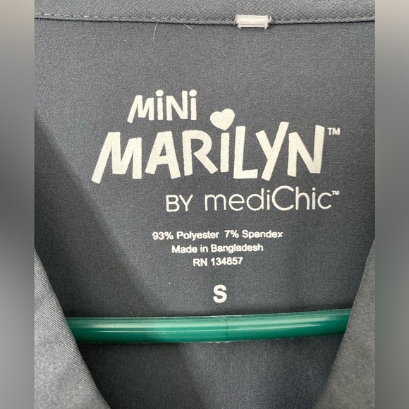 Women’s Scrub Top -Mini Marilyn - Picture 3 of 4